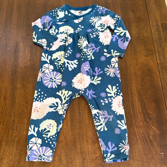 Tea Collection Girls 12-18 Month Blue Tossed Floral Mixed Print Snap LS Romper - Picture 1 of 9